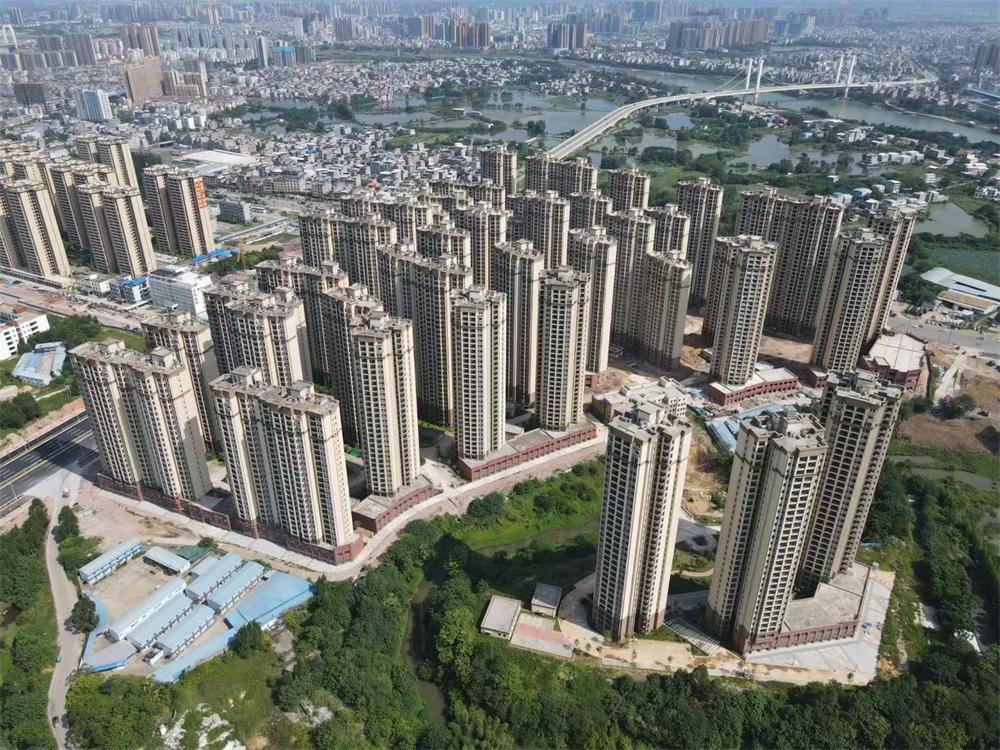 貴港市六八村棚戶(hù)區(qū)改造項(xiàng)目（園博園第一安置區(qū)南區(qū)）選用金洋外墻真石漆